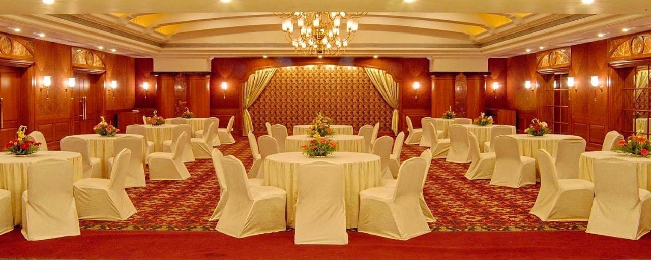 The Imperial Palace Rajkot Exterior foto